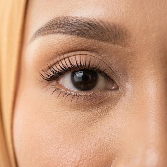 Lash lift versus eyelash extensions compared
